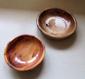 Keith Leonard won a commended certificate for this little yew bowl